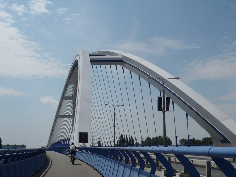20100808-121058-LS60