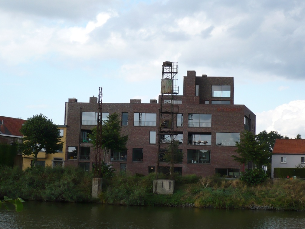 20090825-182512-LS60