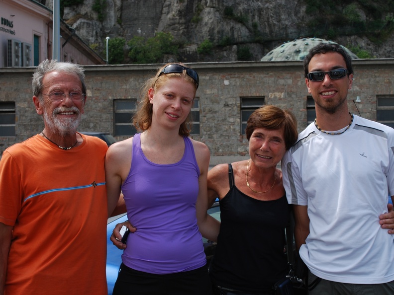 20110718-121951-Regis