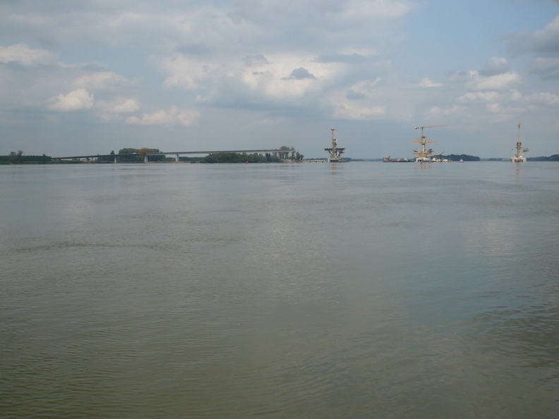 20110805-154106-LS60