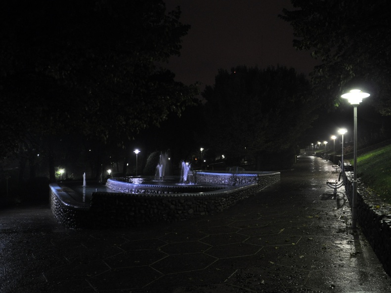 20111030-185017-D90